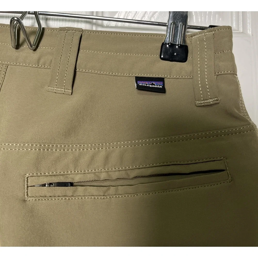 Patagonia Common Threads Pants Mens 28/30 Tan Zipped Pockets